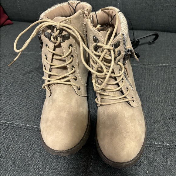 Fashion Hiking Boot - Picture 2 of 7